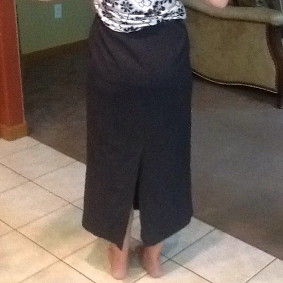 Casual corner black long skirt - Picture 2 of 4